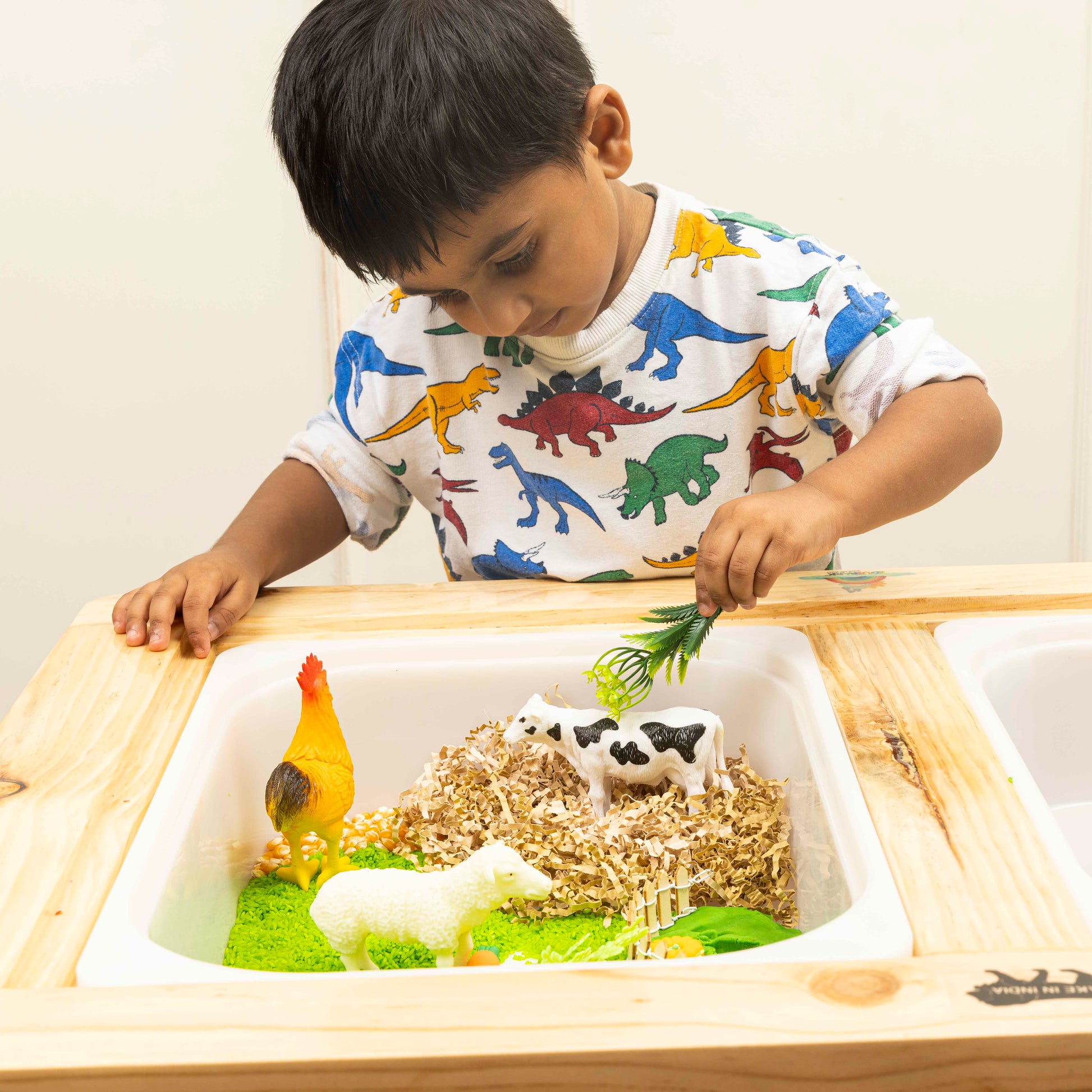 Farm Animals Sensory Play Bin