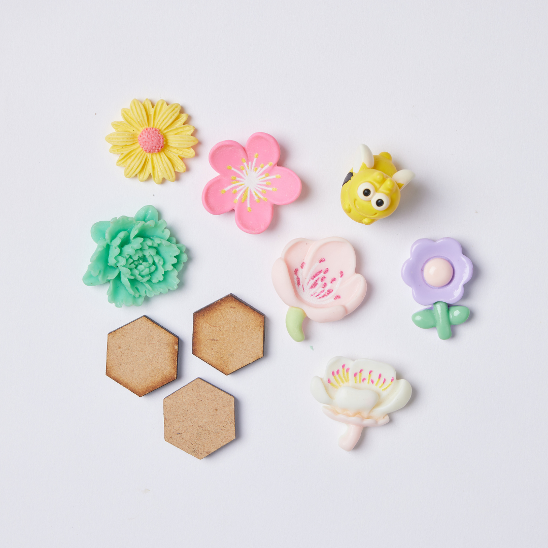 Buzzing Flowers Charm Set