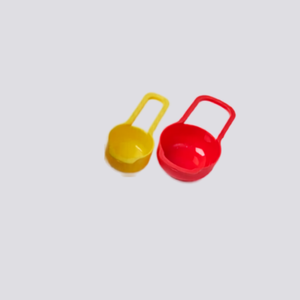 2 Measuring cups (Diffrent sizes)