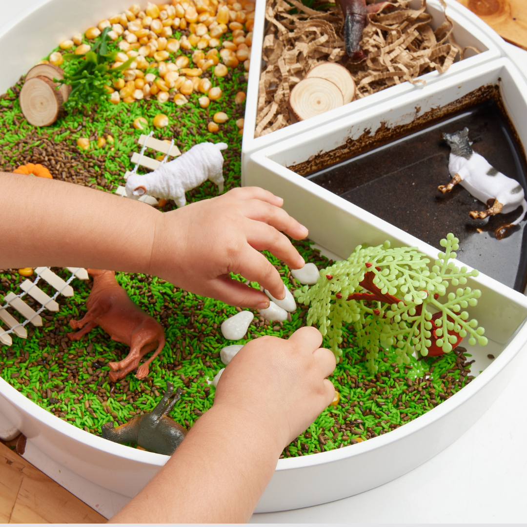 Farm Animals Sensory Play Bin