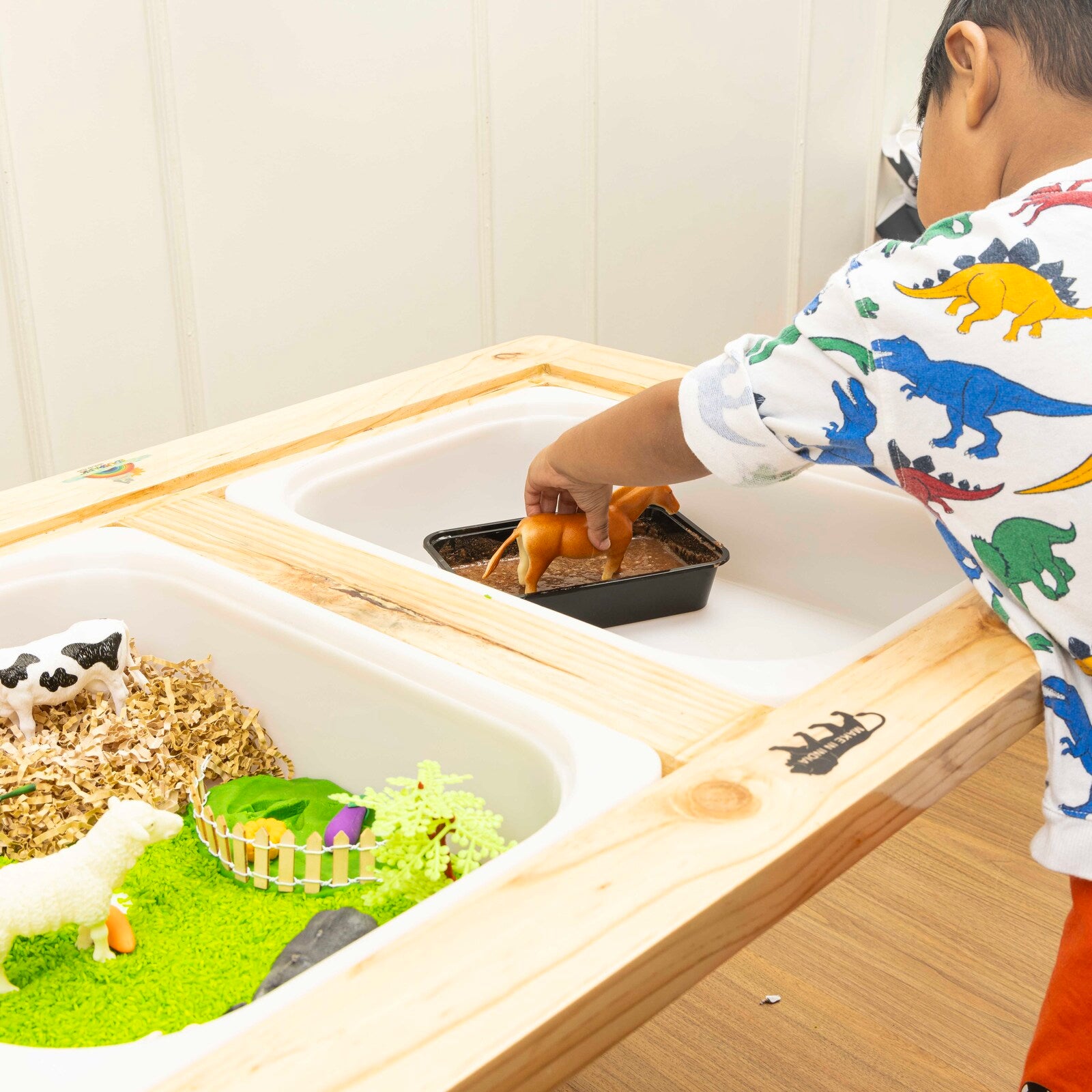 Farm Animals Sensory Play Bin