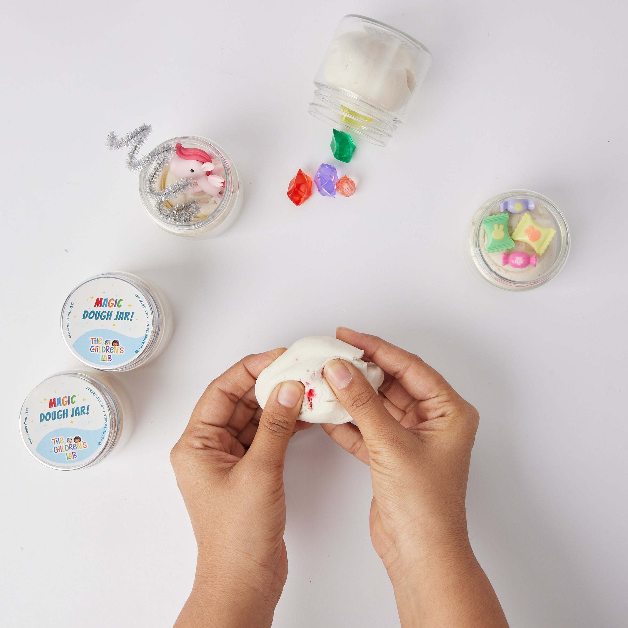 The Children’s Lab Magic Wonder Dough – colour changing, taste-safe glitter playdough for kids & clay modelling activities