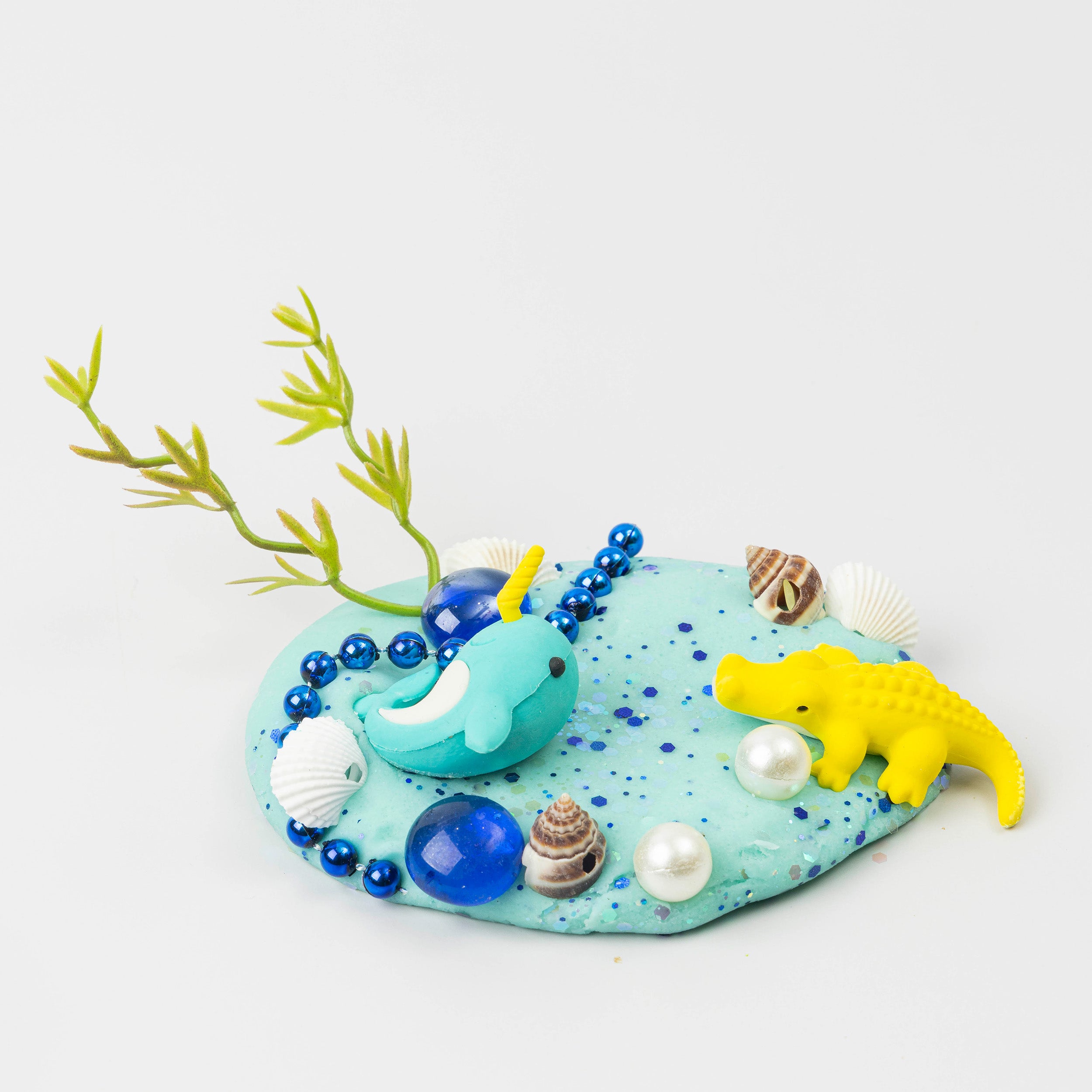 The Children’s Lab - Ocean Dough Jar: creative playdough jars that double as budget gifts, DIY playdough jars, and fun gift jars for kids.